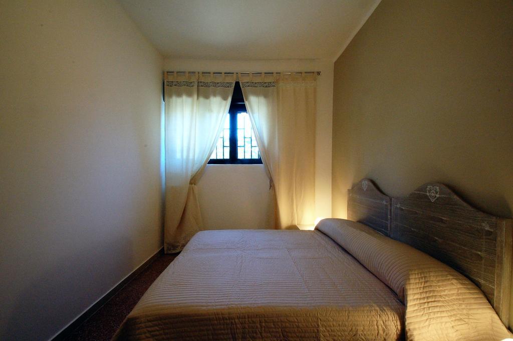 Giardino Dei Frutti Bed and Breakfast Μπάρι Δωμάτιο φωτογραφία